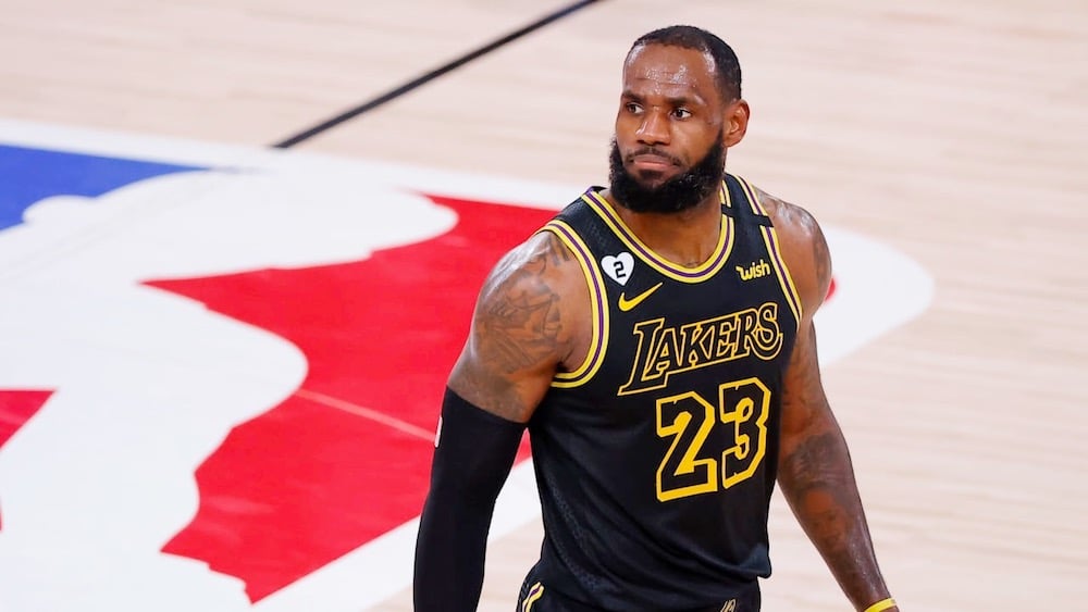 1. LeBron James, le basketteur philanthrope